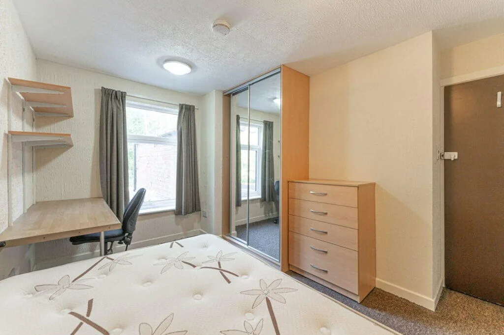 6 bedroom terraced house for rent