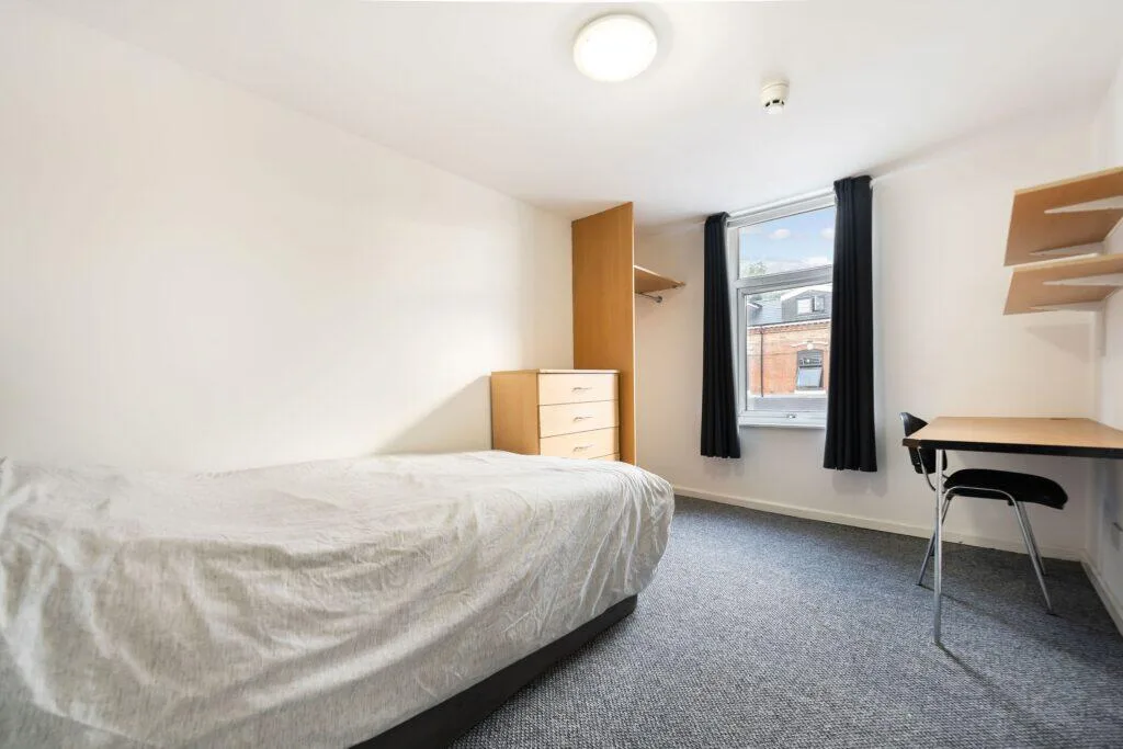 9 bedroom terraced house for rent