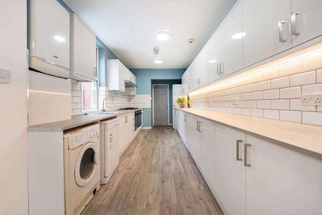 9 bedroom terraced house for rent