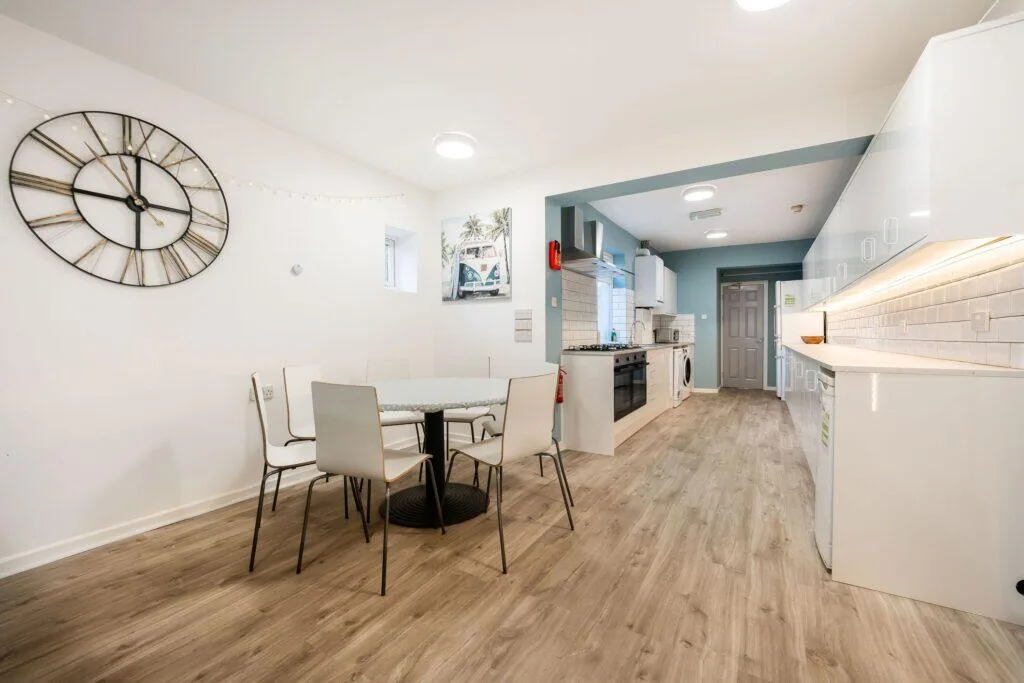 9 bedroom terraced house for rent