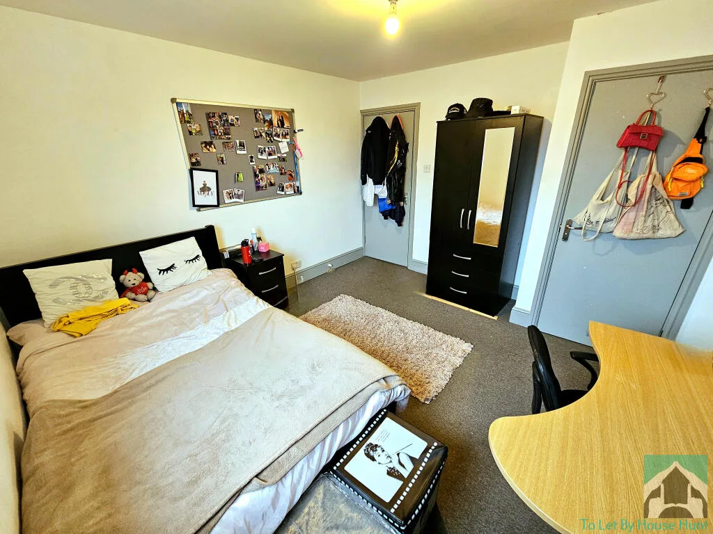 6 bedroom terraced house for rent