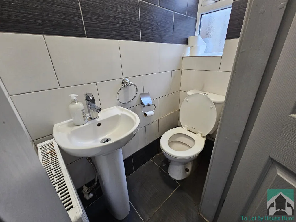 6 bedroom terraced house for rent