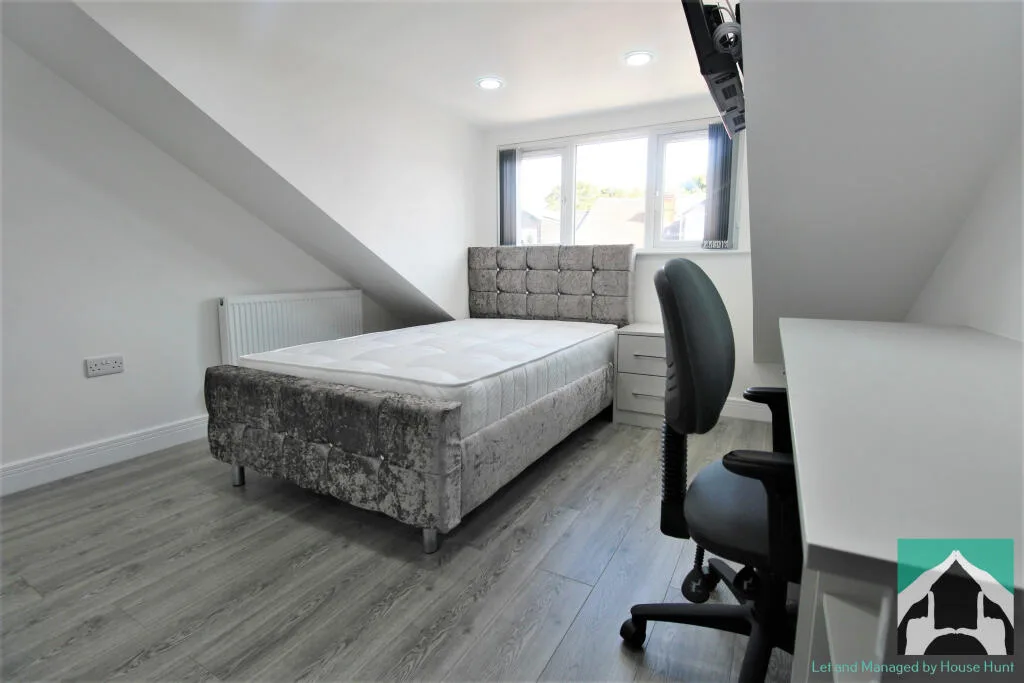 7 bedroom terraced house for rent