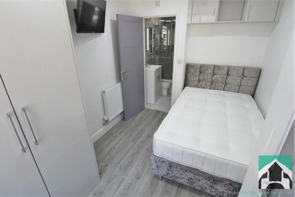 7 bedroom terraced house for rent
