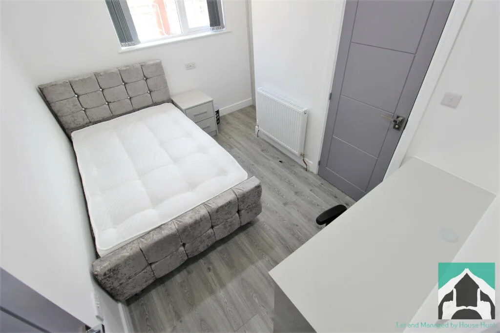 7 bedroom terraced house for rent