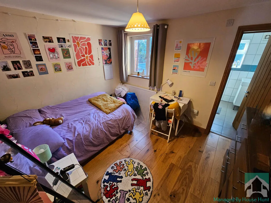 6 bedroom terraced house for rent