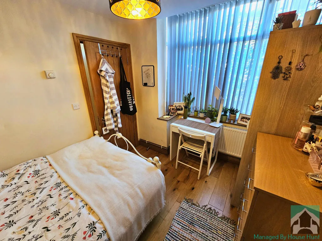 6 bedroom terraced house for rent