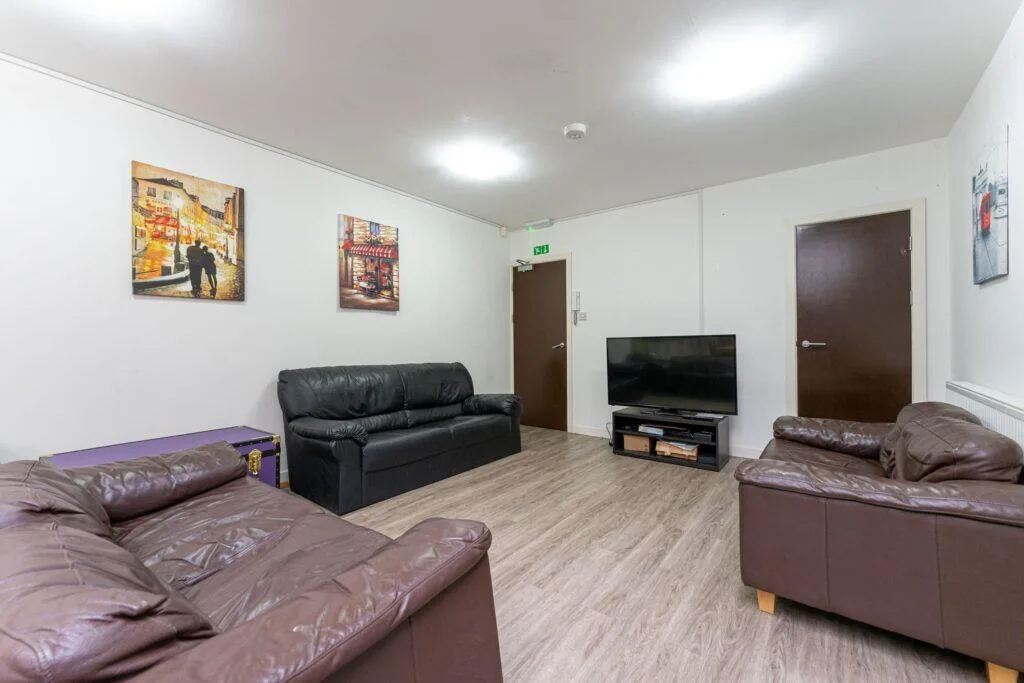 7 bedroom terraced house for rent