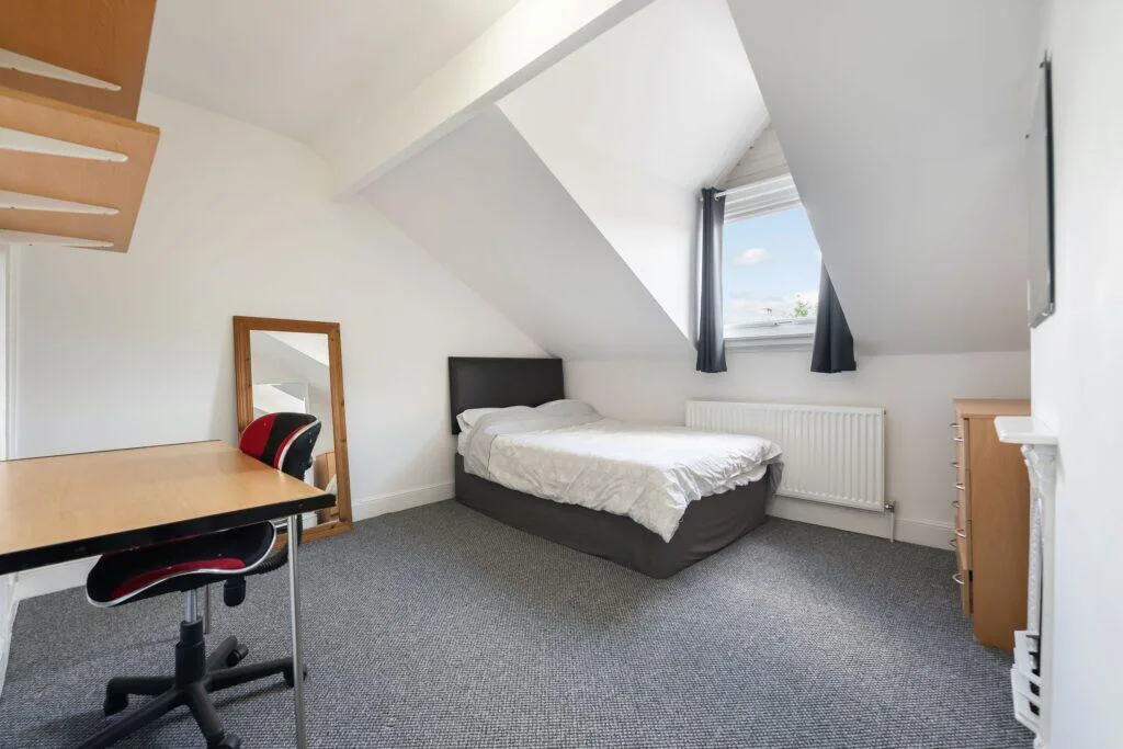 5 bedroom terraced house for rent