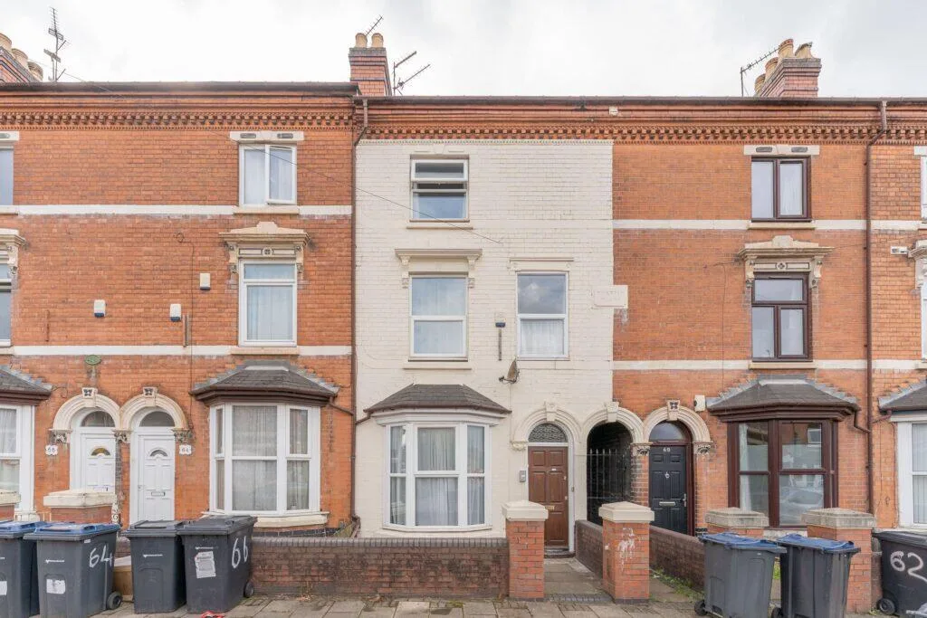 6 bedroom terraced house for rent