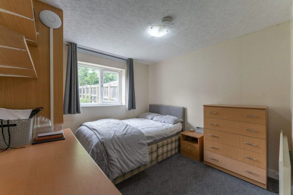 6 bedroom terraced house for rent