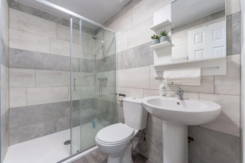 6 bedroom terraced house for rent