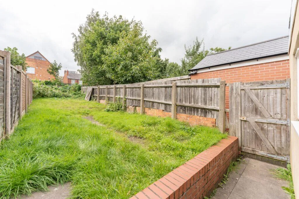 6 bedroom terraced house for rent