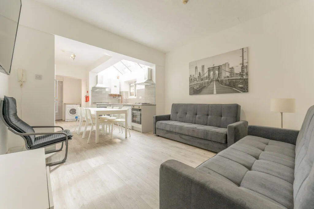 7 bedroom terraced house for rent