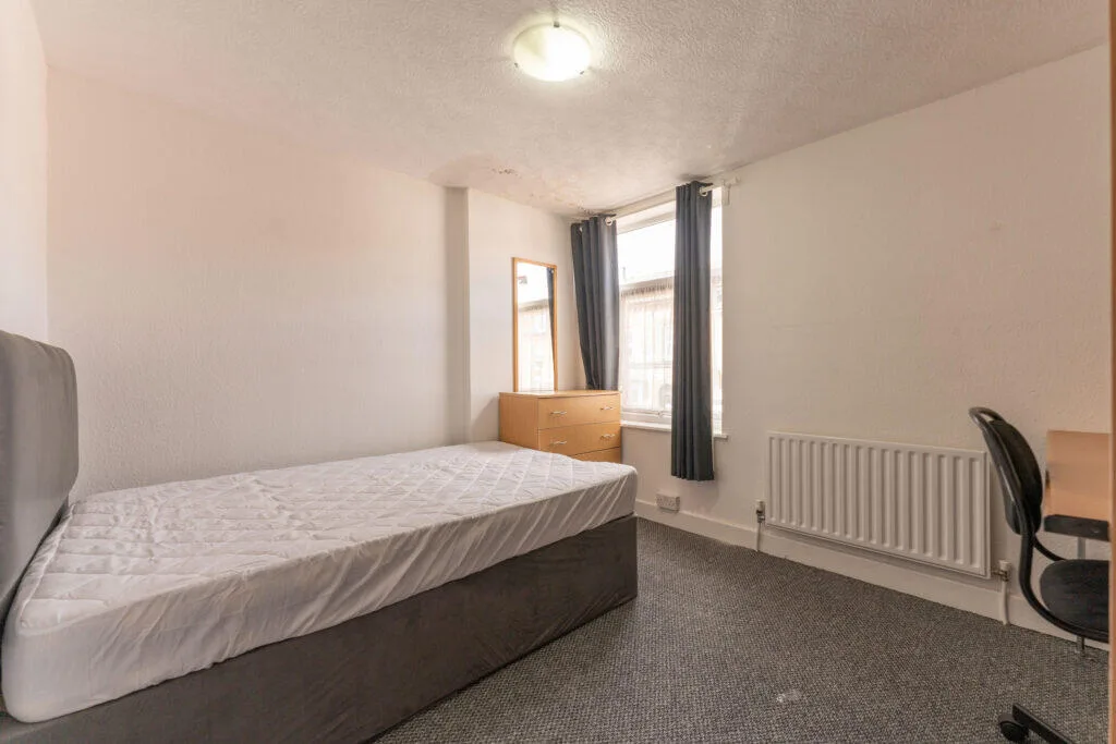 7 bedroom terraced house for rent