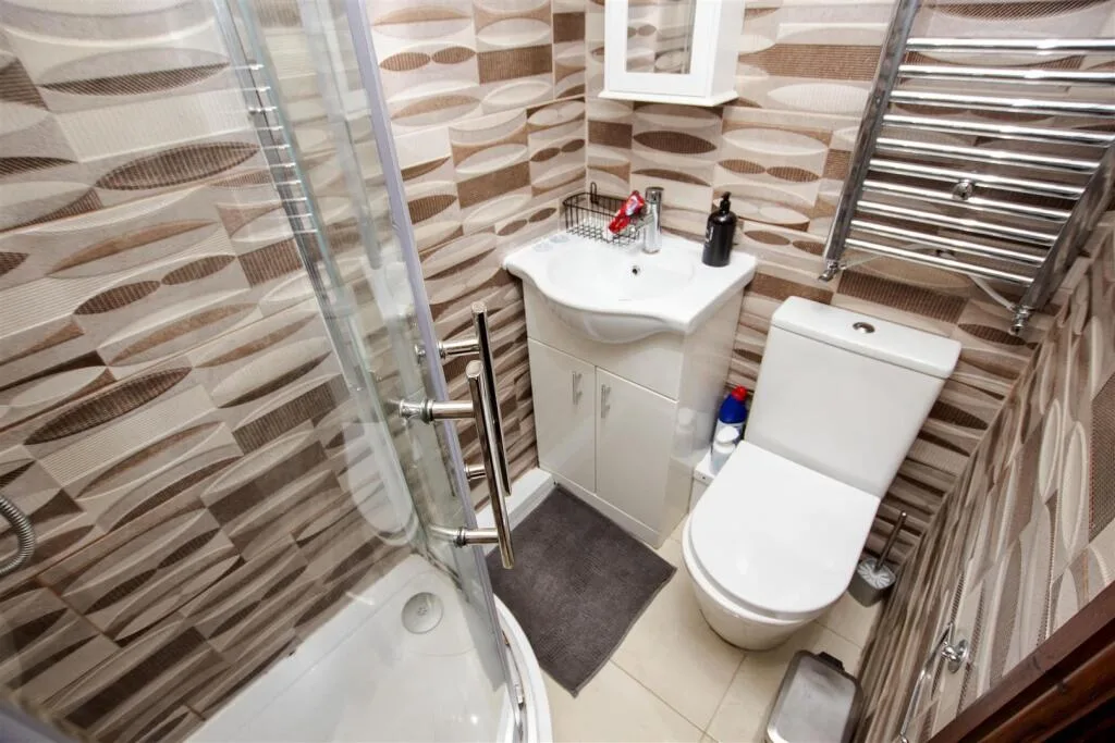 5 bedroom house for rent