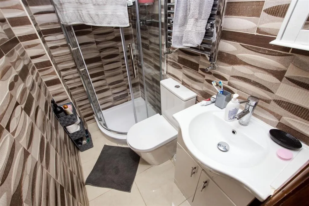 5 bedroom house for rent