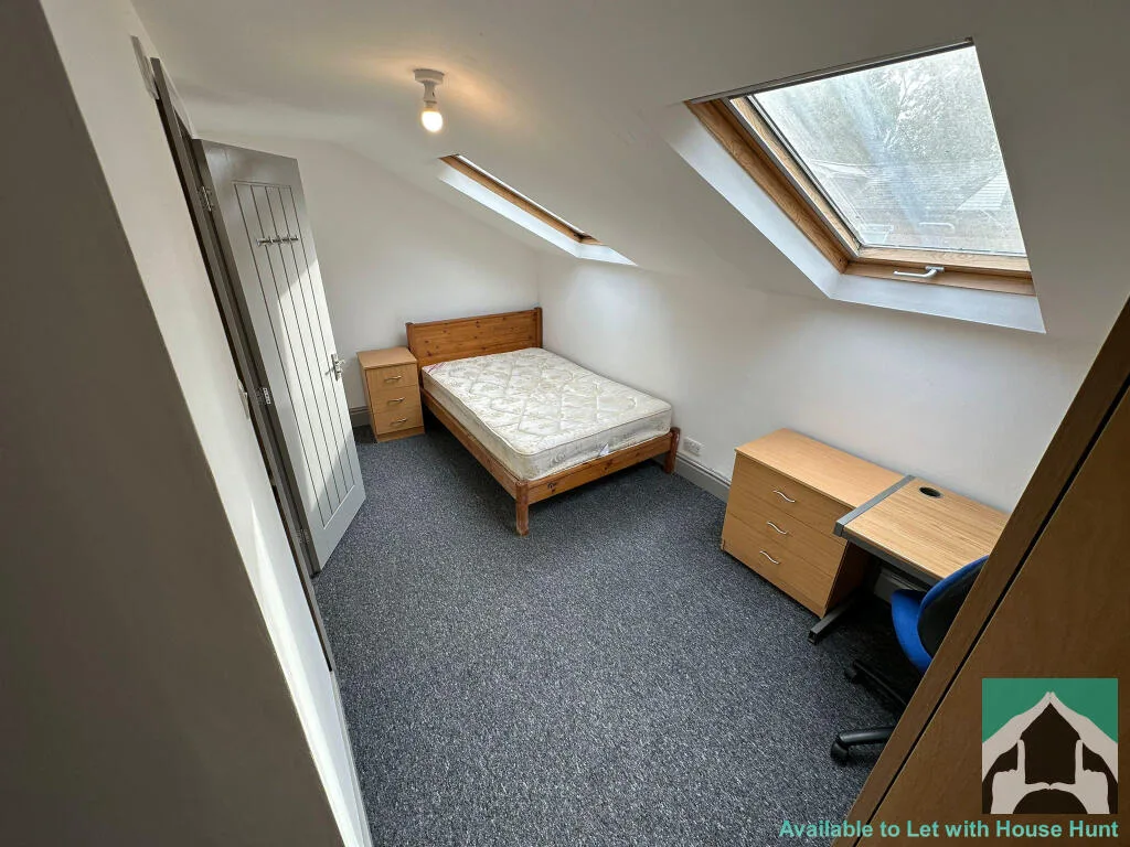 6 bedroom terraced house for rent
