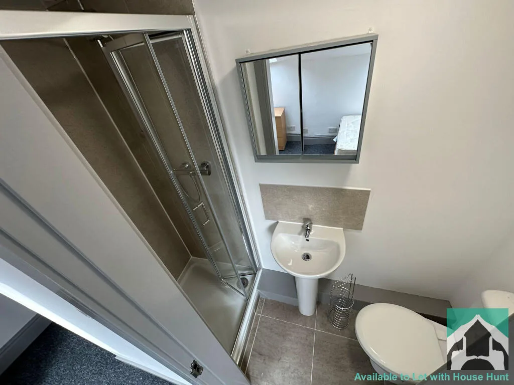 6 bedroom terraced house for rent