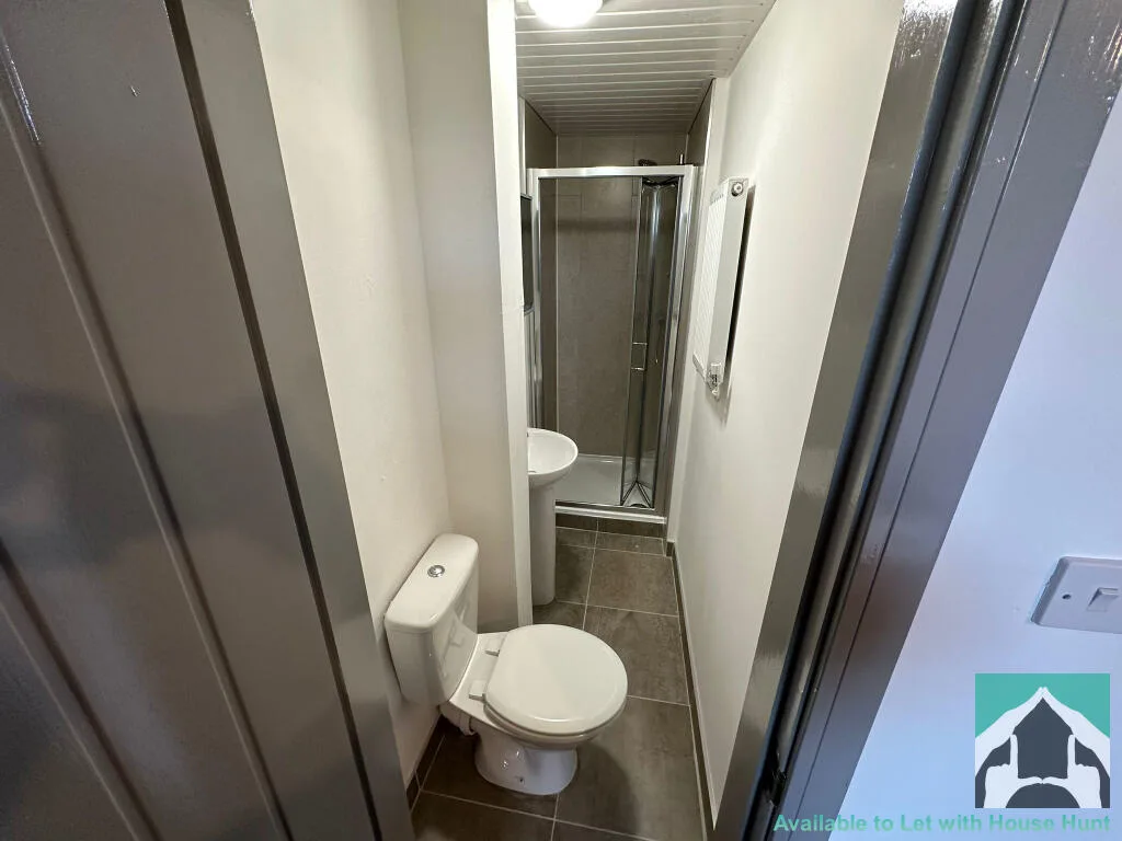 6 bedroom terraced house for rent