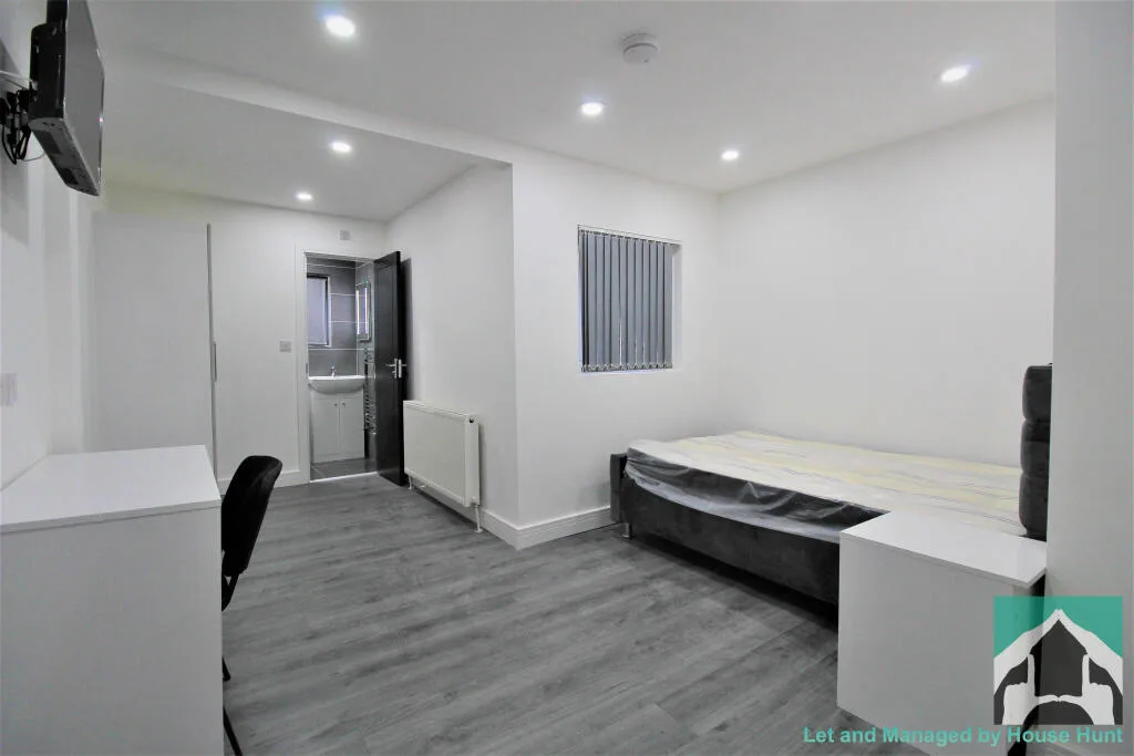7 bedroom terraced house for rent