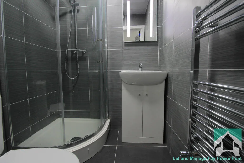 7 bedroom terraced house for rent