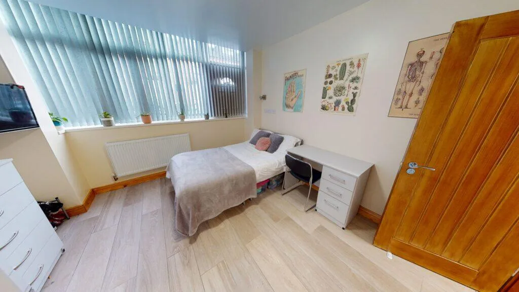 6 bedroom house for rent