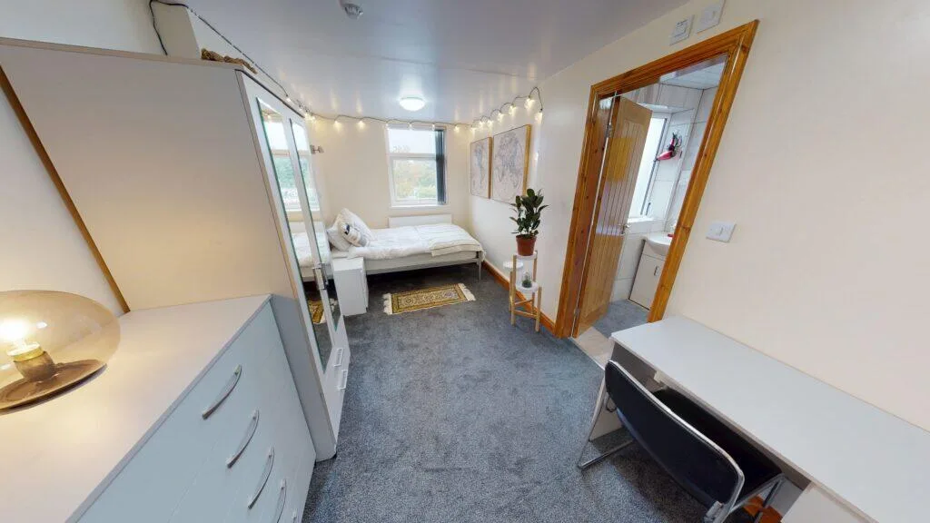 6 bedroom house for rent