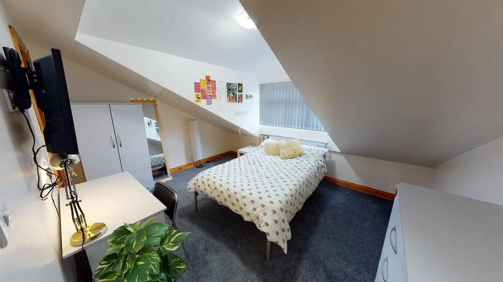 6 bedroom house for rent