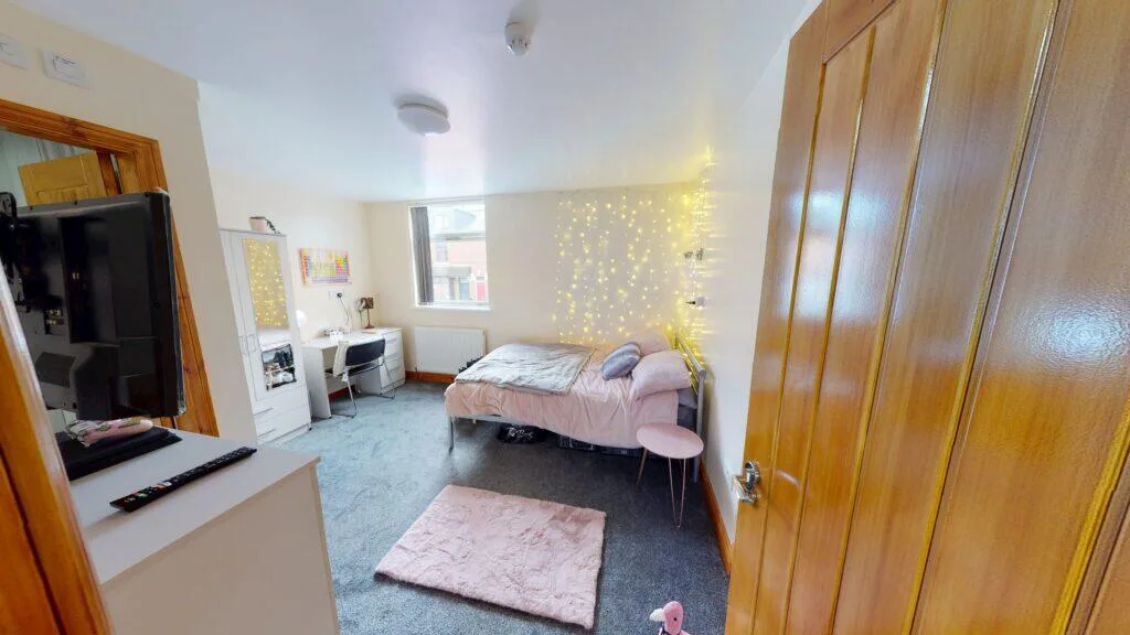 6 bedroom house for rent