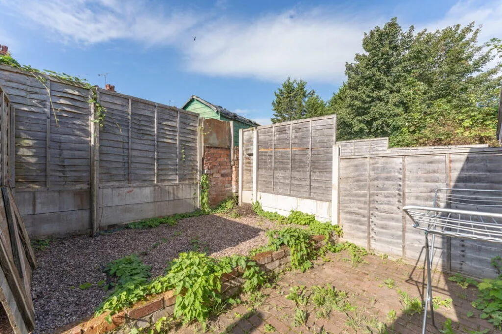 6 bedroom terraced house for rent