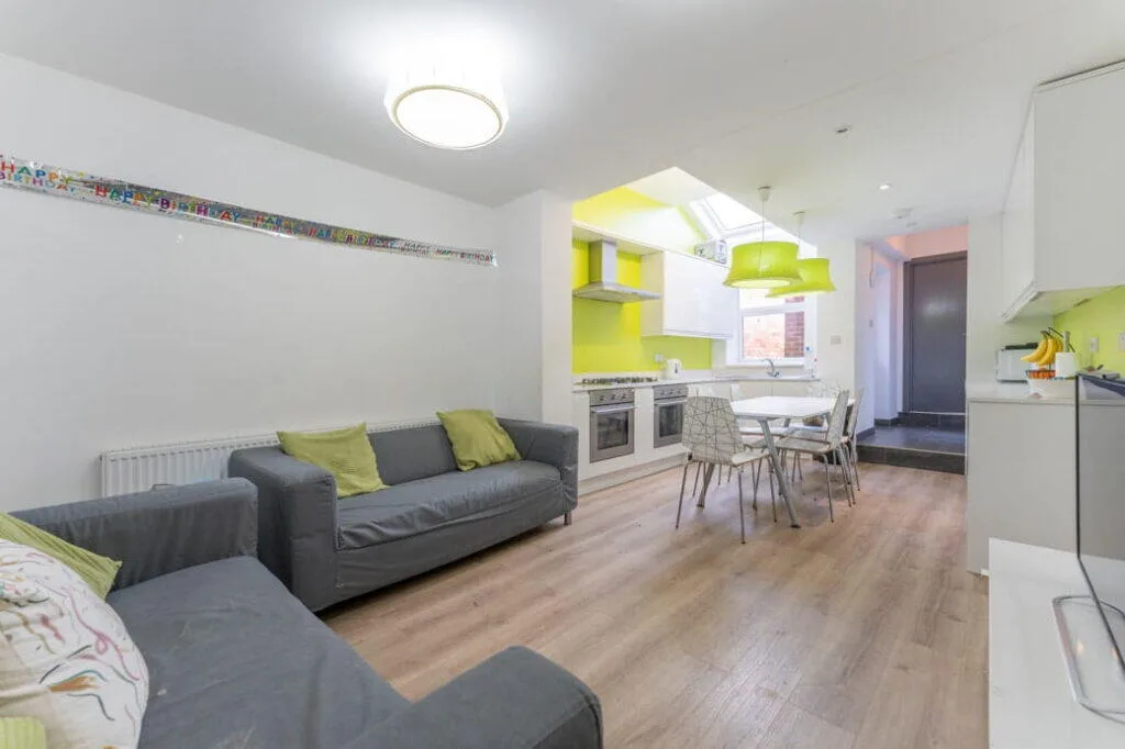 6 bedroom terraced house for rent