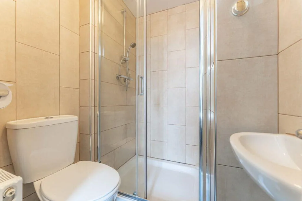 6 bedroom terraced house for rent