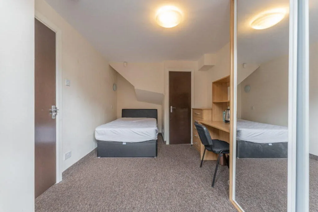 6 bedroom terraced house for rent