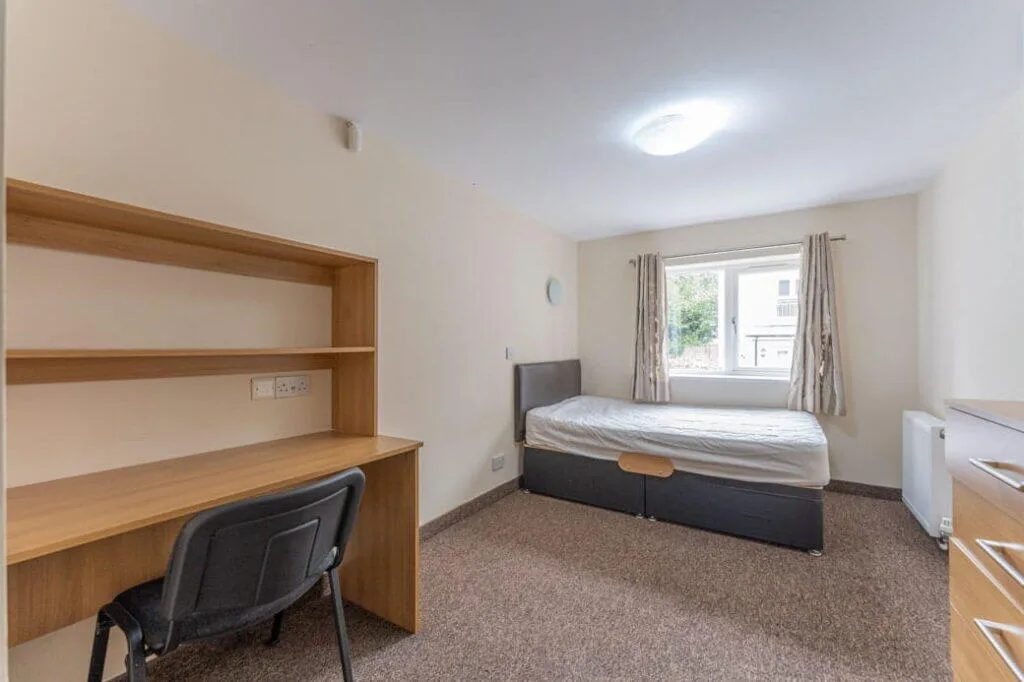 6 bedroom terraced house for rent
