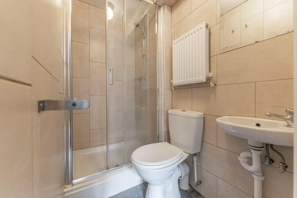 6 bedroom terraced house for rent