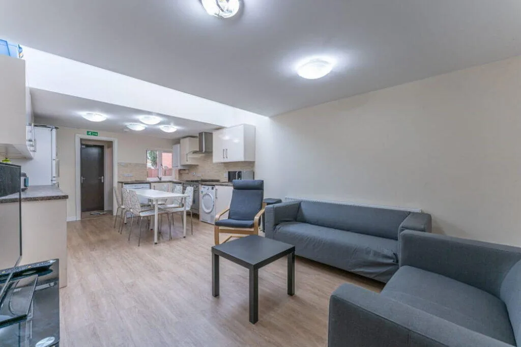 6 bedroom terraced house for rent