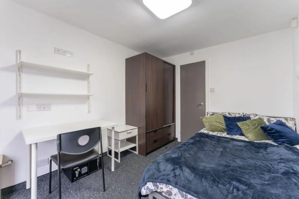 6 bedroom terraced house for rent
