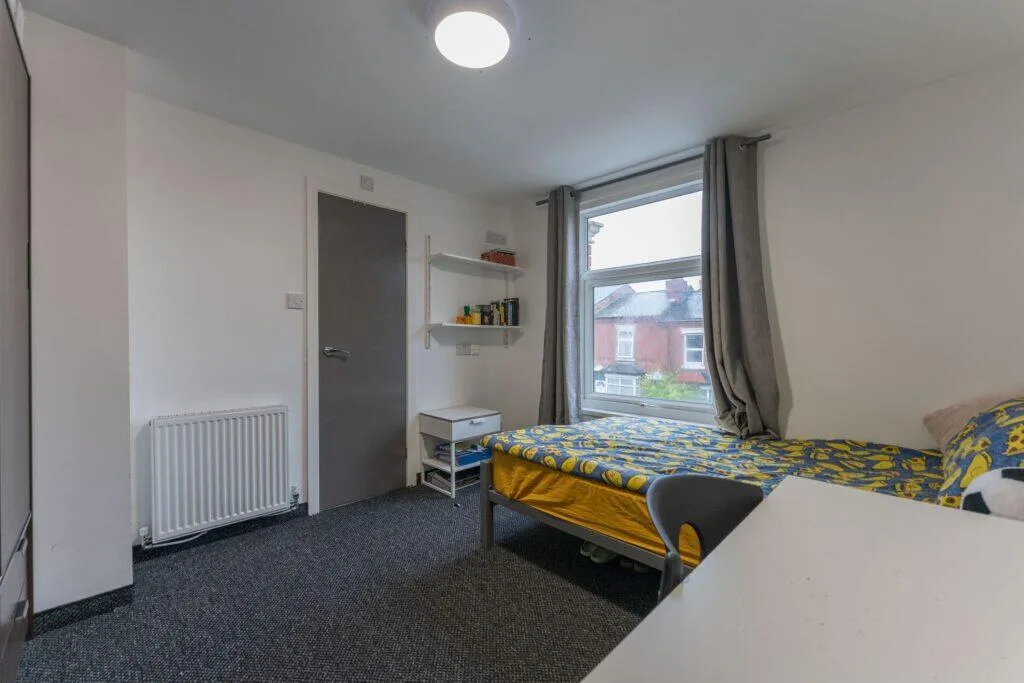 6 bedroom terraced house for rent