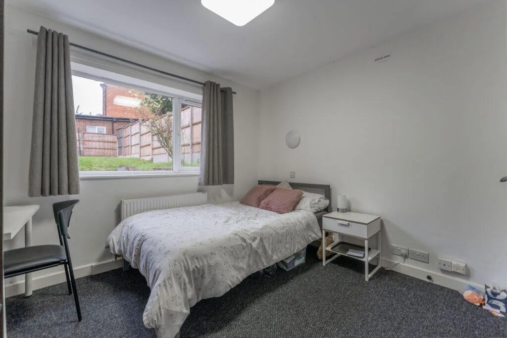 6 bedroom terraced house for rent