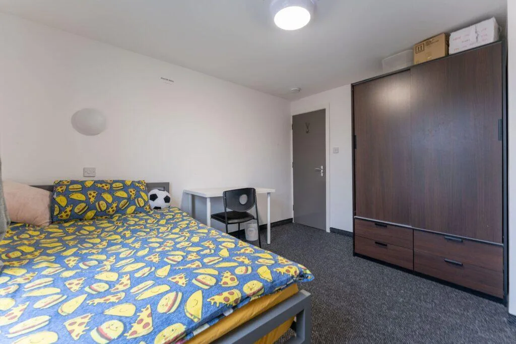 6 bedroom terraced house for rent