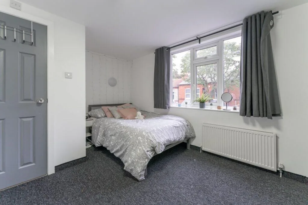 6 bedroom terraced house for rent