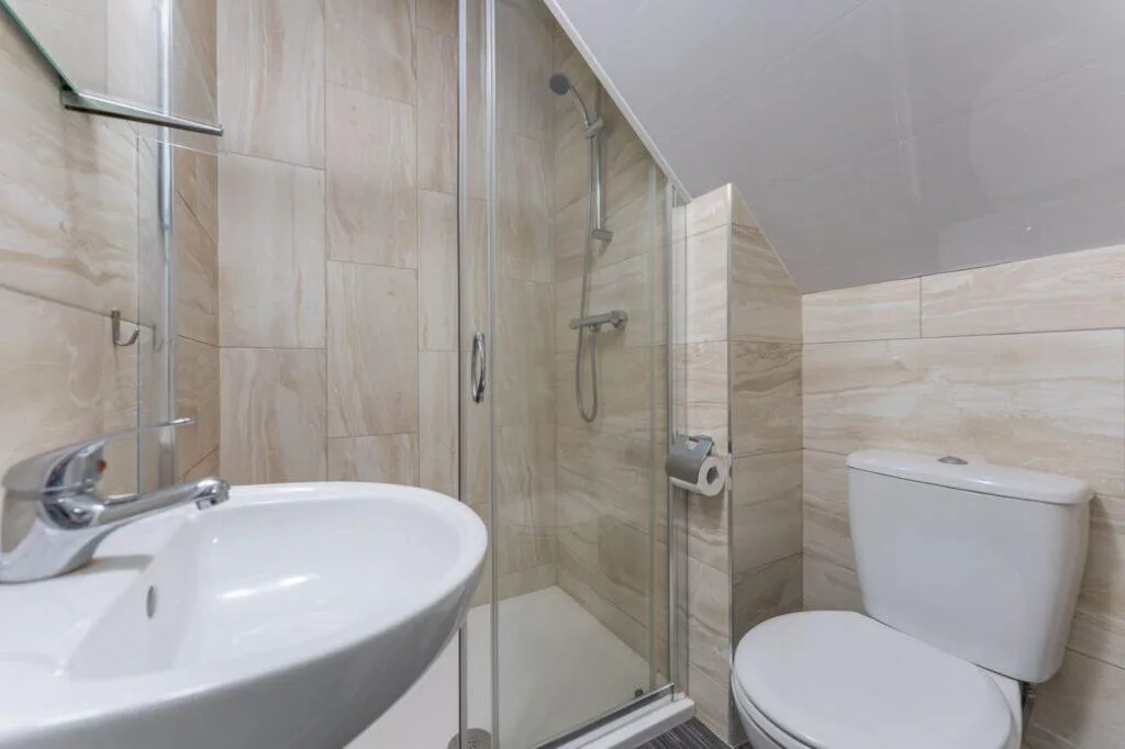 6 bedroom terraced house for rent
