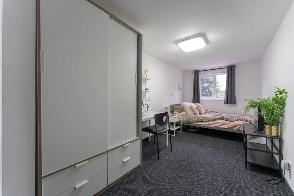 6 bedroom terraced house for rent