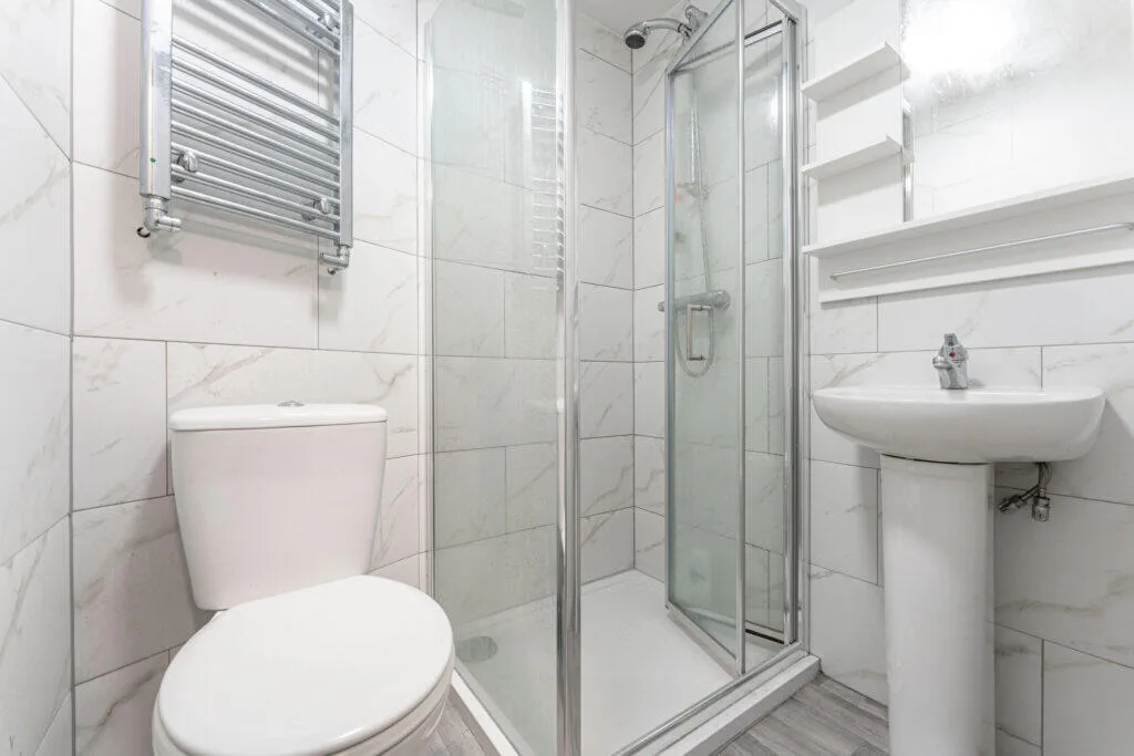 5 bedroom semi-detached house for rent