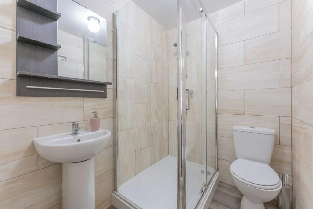 8 bedroom terraced house for rent