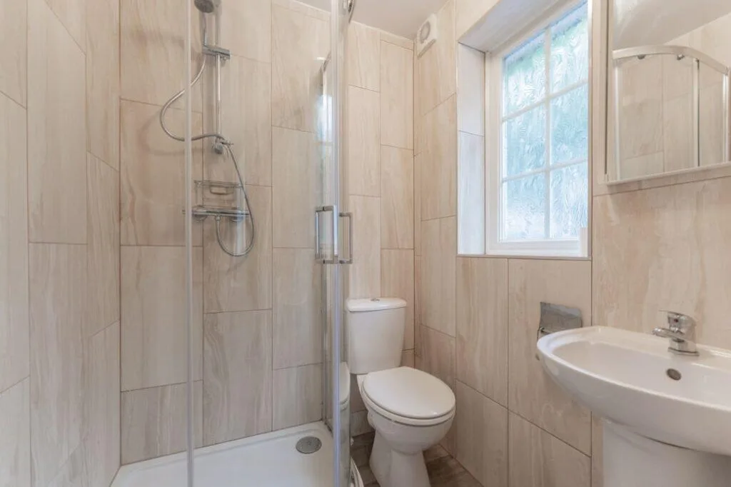 8 bedroom terraced house for rent