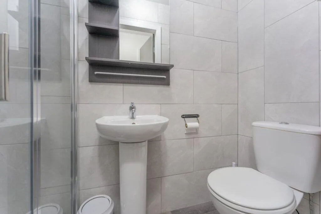 8 bedroom terraced house for rent