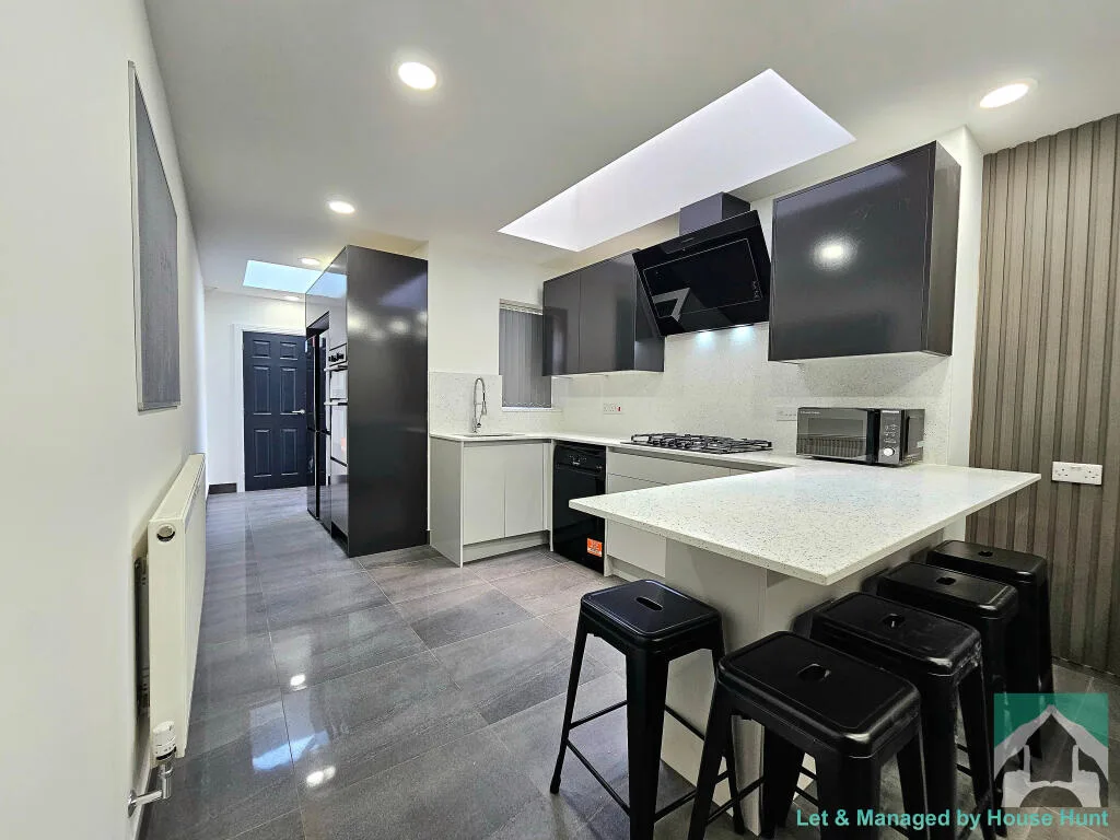 5 bedroom house for rent