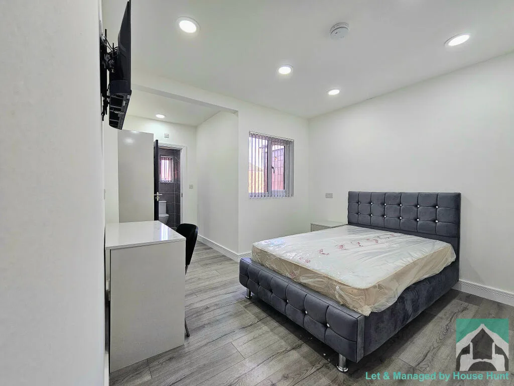 5 bedroom house for rent